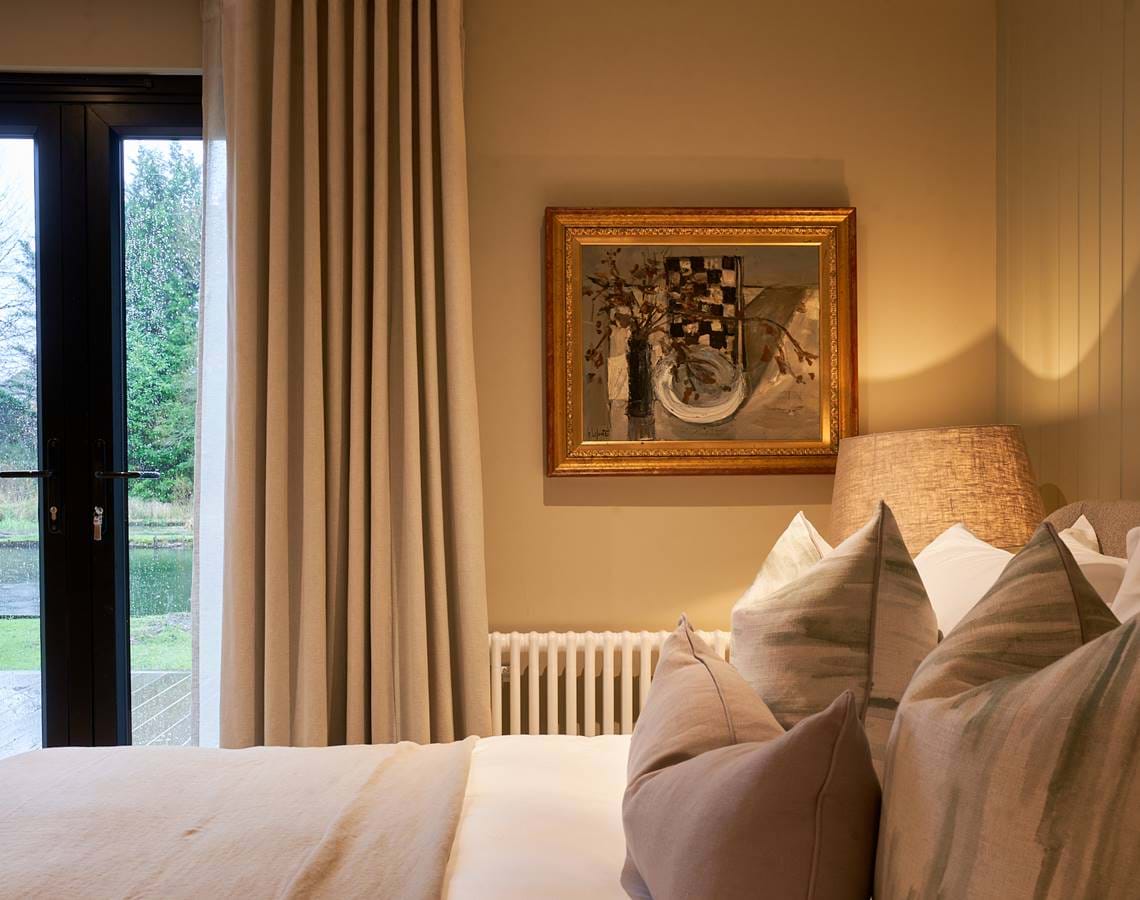 PROPERTY FEATURES