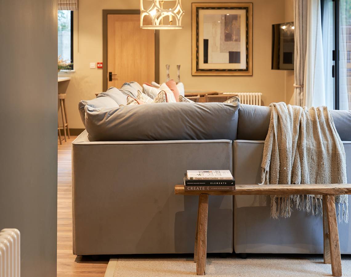 PROPERTY FEATURES