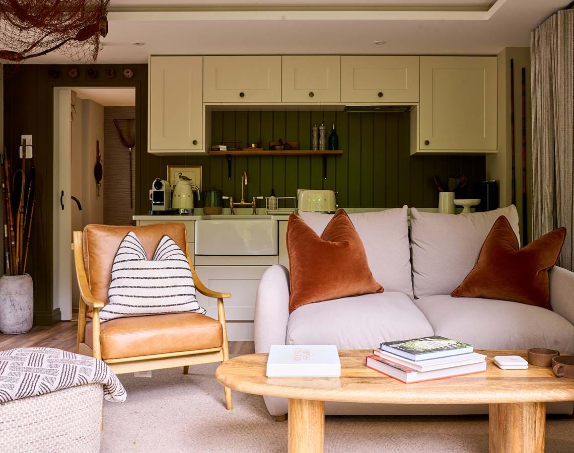 PROPERTY FEATURES