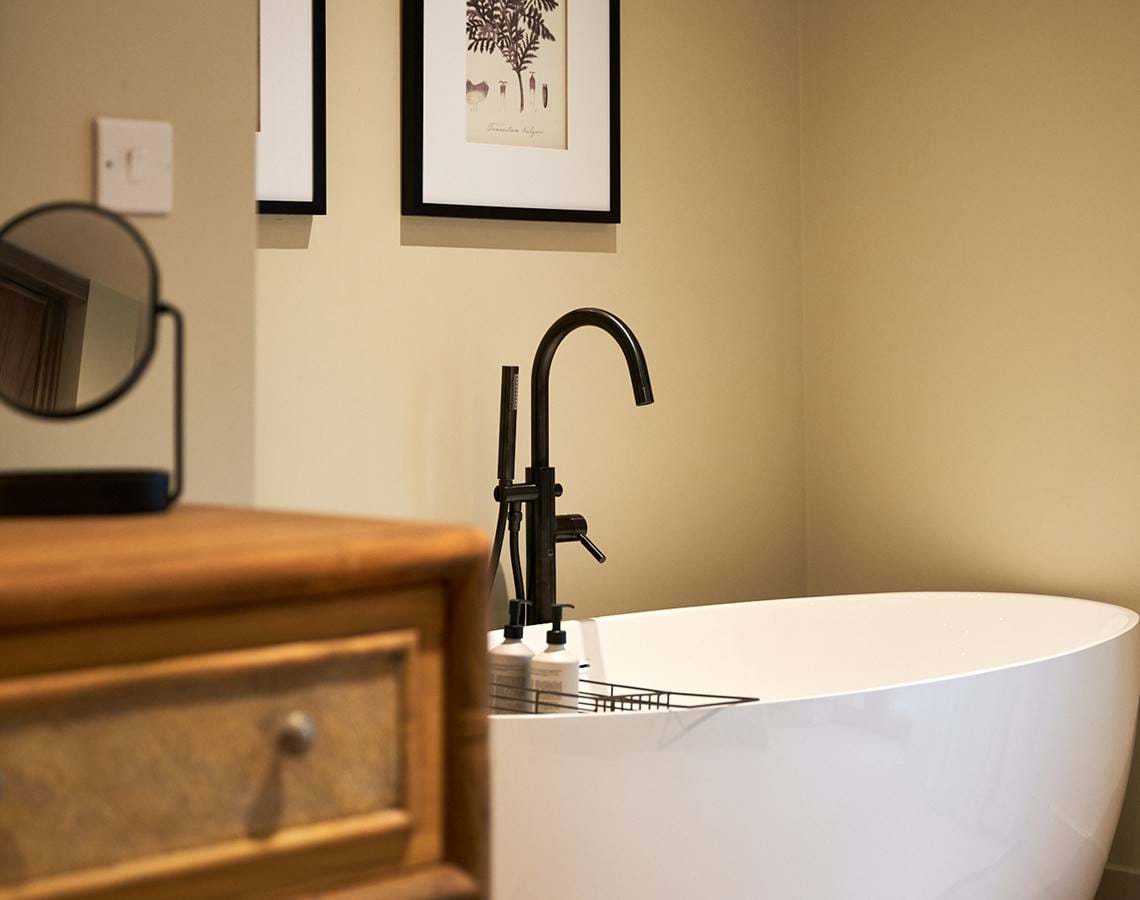 PROPERTY FEATURES
