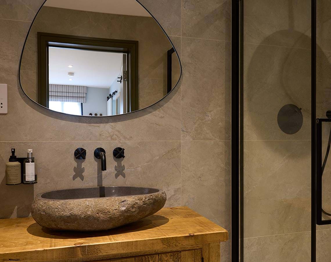 PROPERTY FEATURES