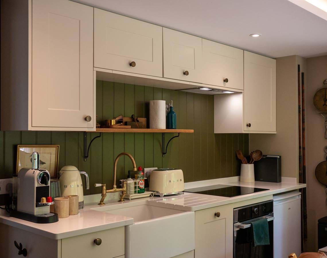 PROPERTY FEATURES
